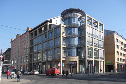 Die „Königsbrücker Straße 34“ in sehr guter Frequenzlage des Dresdner Stadtteils „Neustadt“ Die „Königsbrücker Straße 34“ in sehr guter Frequenzlage des Dresdner Stadtteils „Neustadt“