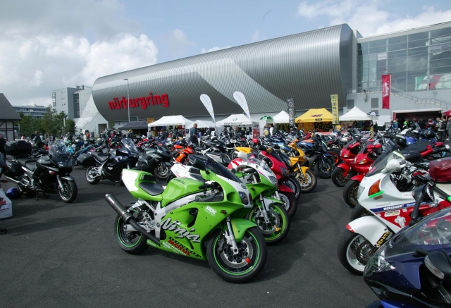 Biker-Festival am Nürburgring - FIM Superbike-WM 2011 und ein großes Rahmenprogramm für Fahrer&Fans Biker-Festival am Nürburgring - FIM Superbike-WM 2011 und ein großes Rahmenprogramm für Fahrer&Fans