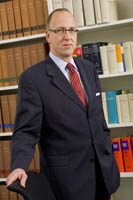 Dr. Mathias Petri, Geschäftsführer der docs&rules GmbH Dr. Mathias Petri, Geschäftsführer der docs&rules GmbH