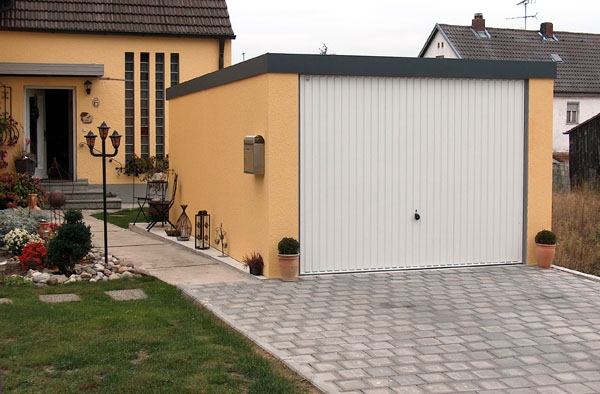 Fertiggarage von Exklusiv-Garagen alternativlos zum Loft mit Wohnzimmergarage Fertiggarage von Exklusiv-Garagen alternativlos zum Loft mit Wohnzimmergarage