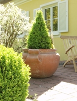 Im Sommer fungiert Impruneta Terrakotta wie eine Im Sommer fungiert Impruneta Terrakotta wie eine