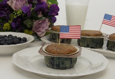 Heidelbeer-Muffins (Blueberry-Muffins) ... american style - saftig und lecker! Heidelbeer-Muffins (Blueberry-Muffins) ... american style - saftig und lecker!