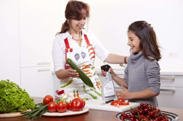 Prävention vor EHEC-Erreger:   silver-solution desinfiziert Obst und Gemüse