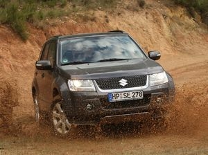 Pferdeanhänger-Zugfahrzeug Suzuki Grand Vitara 1.9 DDiS Club: Günstiger Preis und niedriger Verbrauc
