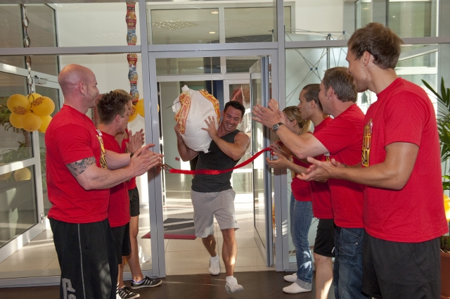 Erfolgreicher Start der Sommeraktion von kingdom of sports in Hamburg  Eingesackt: Ein Leben lang to