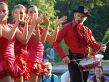 Starke Frauen, gehobener Blödsinn, Magie und physischer Humor - Viele neue Künstler bei Deutschland Starke Frauen, gehobener Blödsinn, Magie und physischer Humor - Viele neue Künstler bei Deutschland