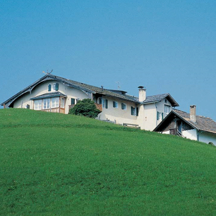 Die Reise führt unter anderem zum Zirmerhof nach Südtirol Die Reise führt unter anderem zum Zirmerhof nach Südtirol