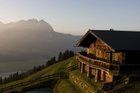 Almhütte in Herbst Stimmung - © Roland Arnold