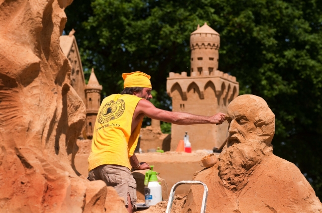 Sandskulpturen-Festival auf Kasteel Hoensbroek