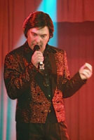 Ryan Vegas als Neil Diamond