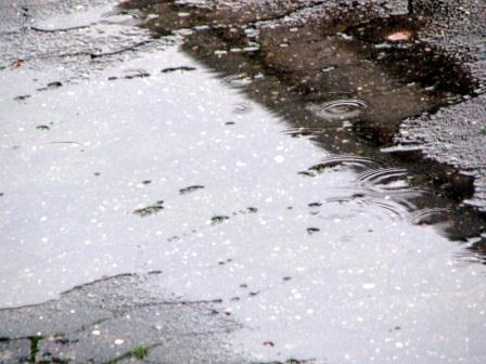 Verkehrs-Rechtsschutzversicherung: Ein paar Wasserspritzer rechtfertigen keinen Schadensersatz