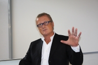 Stern-Kolumnist Hans-Ulrich Jörges im Vortrag an der PFH
