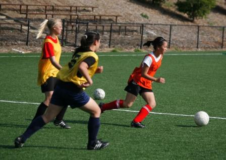 Girls‘ Soccer wird an fast allen Schulen in den USA und Kanada angeboten. © Athenian School Girls‘ Soccer wird an fast allen Schulen in den USA und Kanada angeboten. © Athenian School