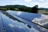 Projektbeispiel für eine SOLAMONA Photovoltaik Dachanlage (Lizenzfrei für Presseartikel)
