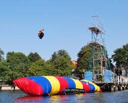 Fun-Sportart Blob am 6. August in der Waterfront Bremen