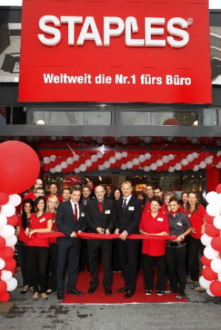 Erfolgreicher Expansionskurs: STAPLES eröffnete erste Filiale in Isernhagen bei Hannover - weitere N Erfolgreicher Expansionskurs: STAPLES eröffnete erste Filiale in Isernhagen bei Hannover - weitere N