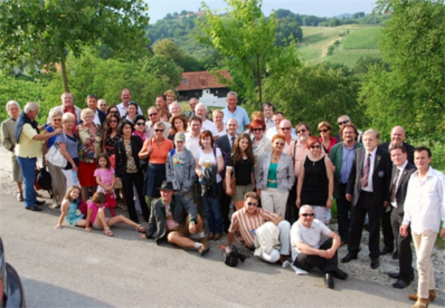 Internationales Treffen der Internationales Treffen der