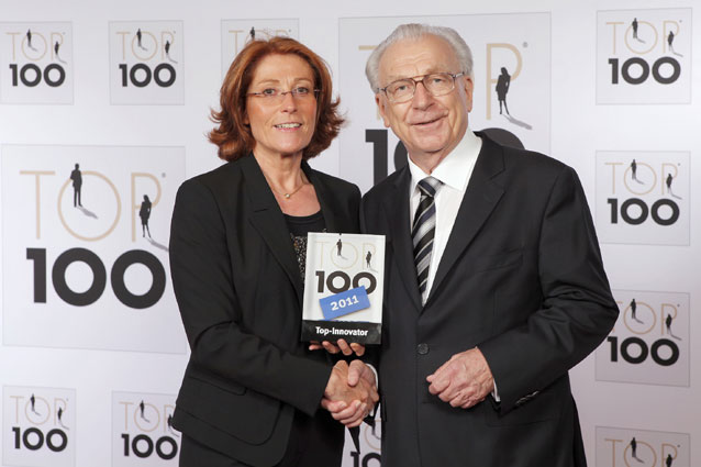 Abb.: Sabine Herold, Geschäftsführende Gesellschafterin von DELO, und Lothar Späth, Mentor TOP 100 Abb.: Sabine Herold, Geschäftsführende Gesellschafterin von DELO, und Lothar Späth, Mentor TOP 100