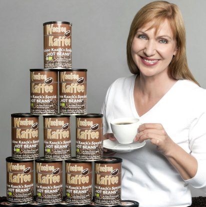 Schauspielerin Sabine Kaack präsentiert ihren Bio-Kaffee Sabine Kaack´s Spezial HOT BEANS Schauspielerin Sabine Kaack präsentiert ihren Bio-Kaffee Sabine Kaack´s Spezial HOT BEANS