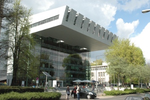 SUPER C, Aachen - geneigte und gesenkte Dach- und Fassadenverglasung mit ISO-Roll SUPER C, Aachen - geneigte und gesenkte Dach- und Fassadenverglasung mit ISO-Roll