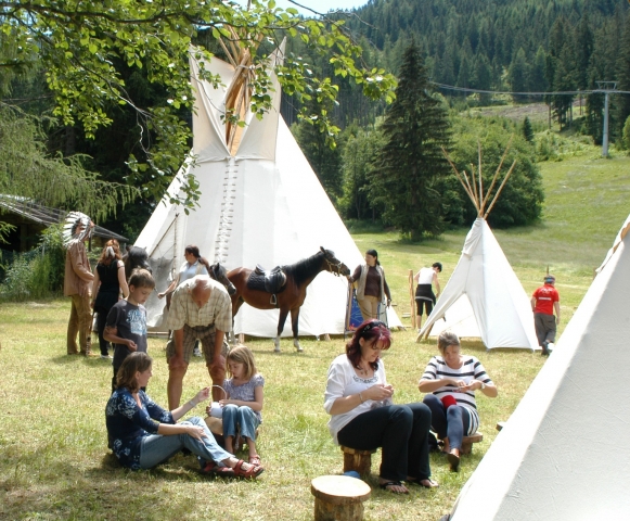 Österreich: Landal Bad Kleinkirchheim eröffnet Indianerdorf Österreich: Landal Bad Kleinkirchheim eröffnet Indianerdorf