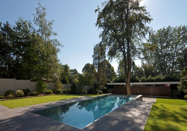 Der eigene Pool: Ohne Reisestress in die Urlaubsoase Der eigene Pool: Ohne Reisestress in die Urlaubsoase