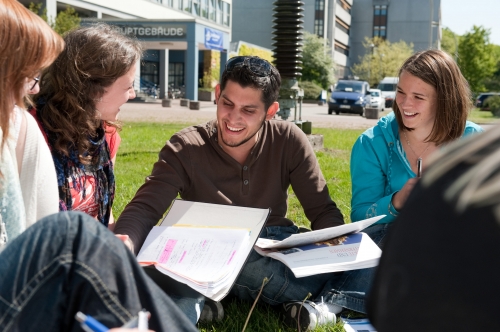 Hochschule bietet zusätzlichüber 600 Studienanfängerplätze Hochschule bietet zusätzlichüber 600 Studienanfängerplätze