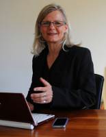 EU-Unternehmensbotschafterin, PR-Expertin und Universitätsdozentin: Dr. Karin Uphoff EU-Unternehmensbotschafterin, PR-Expertin und Universitätsdozentin: Dr. Karin Uphoff