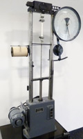Zwick Zug-Prüfmaschine aus dem Jahr 1949 Zwick Zug-Prüfmaschine aus dem Jahr 1949