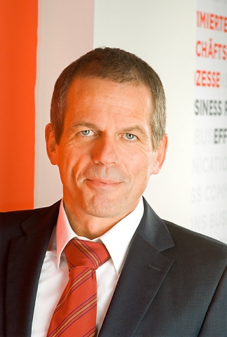 Avaya macht den Kundenservice fit für Mulitmedia-Anwendungen Avaya macht den Kundenservice fit für Mulitmedia-Anwendungen