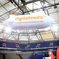 Zeppelin der Kommunikationsagentur digitalmedia auf der b2d auf Schalke