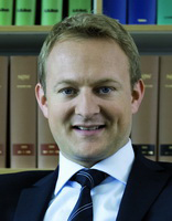Marc-Oliver Schulze, Fachanwalt für Arbeitsrecht und Geschäftsführer der AfA, organisiert das Datens Marc-Oliver Schulze, Fachanwalt für Arbeitsrecht und Geschäftsführer der AfA, organisiert das Datens