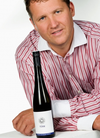 Grüner Veltliner triumphiertüber den Rest der Welt, bester Weißwein aus 29 Ländern Grüner Veltliner triumphiertüber den Rest der Welt, bester Weißwein aus 29 Ländern