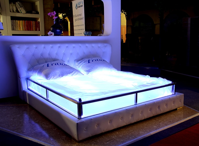 Das aller erste durchsichtige Wasserbett