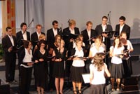 Musikalisch gestaltet wurde die Eröffnung der neuen Hochschule von einem Studierenden-Chor. Musikalisch gestaltet wurde die Eröffnung der neuen Hochschule von einem Studierenden-Chor.