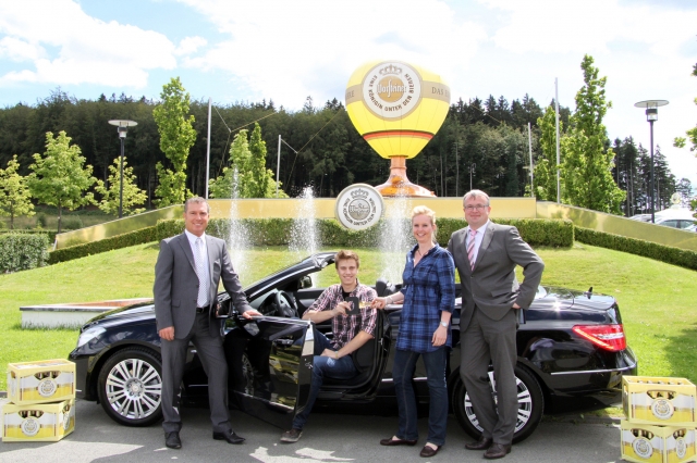 Sammeln, bieten, jubeln - Glückliche Bieter gewinnen drei Mercedes Sammeln, bieten, jubeln - Glückliche Bieter gewinnen drei Mercedes