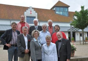 Das Wahlteam der SPD Rethem vor dem Burghof. Foto: True Das Wahlteam der SPD Rethem vor dem Burghof. Foto: True