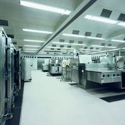 Wasserdichter, fugenloser Küchenboden für die Grossküche