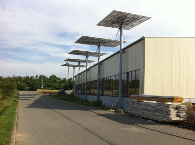 Photovoltaik-Nachführung im Mittelstand: Pfeffer Metalltechnik gewinnt Solarstrom mit DEGERenergie M Photovoltaik-Nachführung im Mittelstand: Pfeffer Metalltechnik gewinnt Solarstrom mit DEGERenergie M