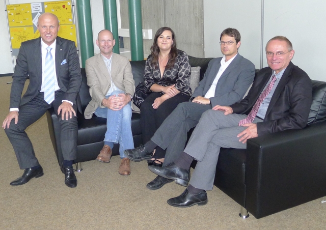 Baur Versand unterstützt Gymnasium Burgkunstadt mit neuem Sofa Baur Versand unterstützt Gymnasium Burgkunstadt mit neuem Sofa