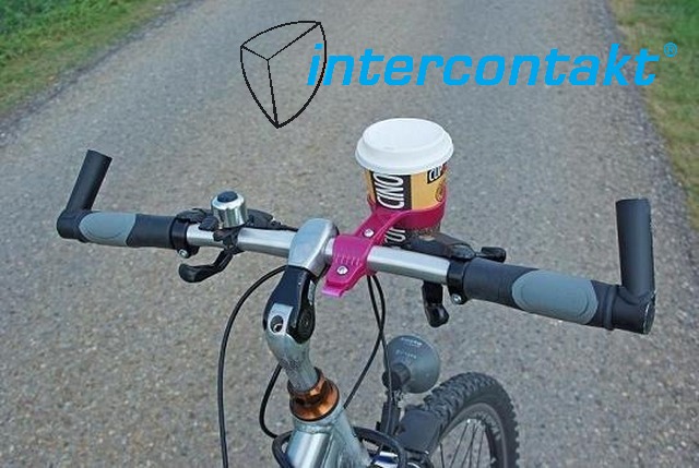 mit Bike & Coffe unterwegs und beide Hände sicher am Lenker mit Bike & Coffe unterwegs und beide Hände sicher am Lenker
