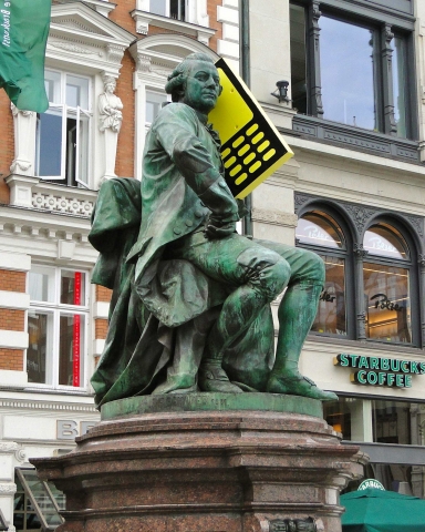 Lessing telefoniert mit Sir William Lindley - gelbe Handys an Hamburgs Denkmälern Lessing telefoniert mit Sir William Lindley - gelbe Handys an Hamburgs Denkmälern