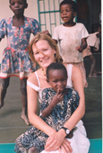 Suzanne von Borsody engagiert sich mit Herzblut für Hand in Hand for Africa e.V. Suzanne von Borsody engagiert sich mit Herzblut für Hand in Hand for Africa e.V.