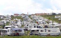 Über 200 Campingfahrzeuge reisten aus allen Himmelsrichtungen zur Eröffnung an. Über 200 Campingfahrzeuge reisten aus allen Himmelsrichtungen zur Eröffnung an.