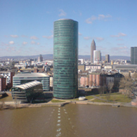 Das markante 28-geschossige Hochhaus 