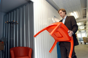 Bei SelfStorage lagern Sie sauber, sicher und trocken. Bei SelfStorage lagern Sie sauber, sicher und trocken.