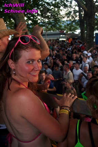Party mit mehr als einer Million Menschen: Streetparade Zürich feierte 20-jähriges Jubiläum Party mit mehr als einer Million Menschen: Streetparade Zürich feierte 20-jähriges Jubiläum