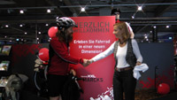 Max Bryan mit seinem Radsponsor Marcks Fahrrad XXL Hamburg