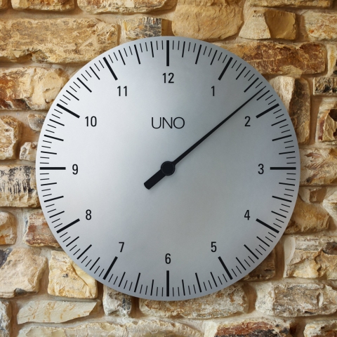 Die UNO Wanduhr von Botta-Design: Das Original als Raumobjekt.
