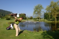 Golfer beim Abschlag (Radstadt)